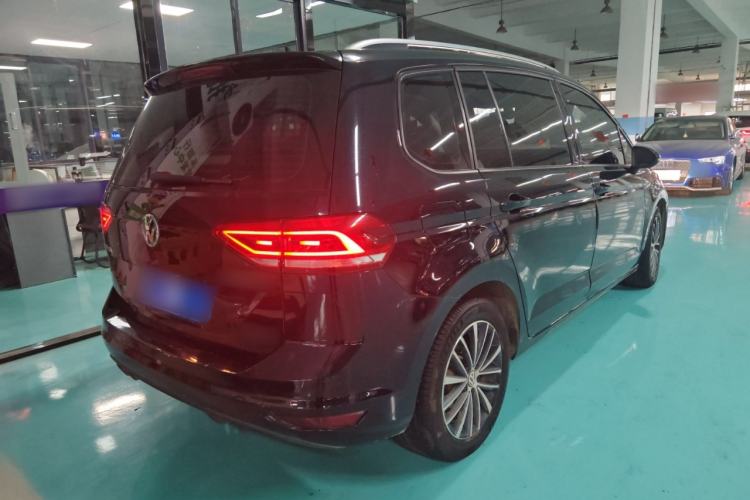 Used Volkswagen Touran 2018 Volkswagen Touran L 280TSI DSG Comfort Edition 7 Seats China VI Standard Rear Right 45 Deg