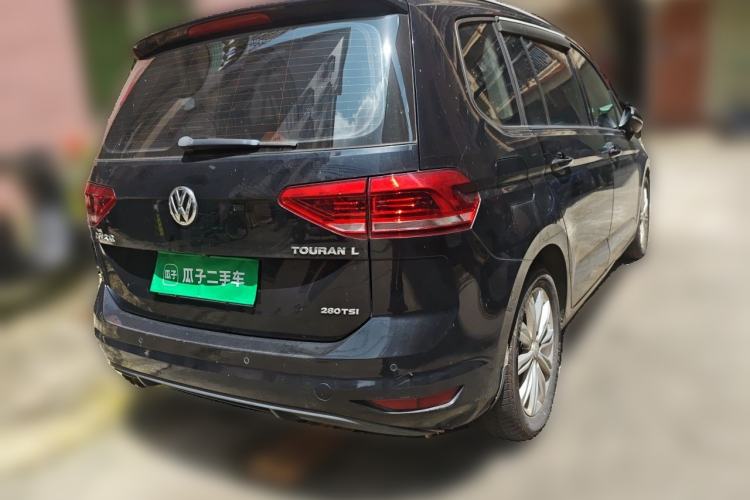 Used Volkswagen Touran 2018 Volkswagen Touran L 280TSI DSG Comfort Edition 6-seater Rear Right 45 Deg