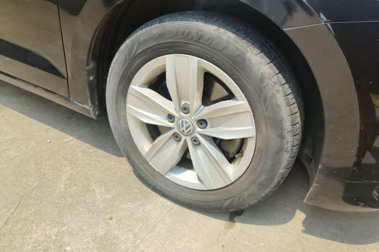 Used Volkswagen Touran 2018 Volkswagen Touran L 280TSI DSG Style Edition 7 Seats China VI Standard Right Front Wheel Hub