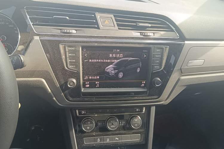 Used Volkswagen Touran 2018 Volkswagen Touran L 280TSI DSG Comfort Edition 7 Seats China V Emission Standard Audio And AC Panel