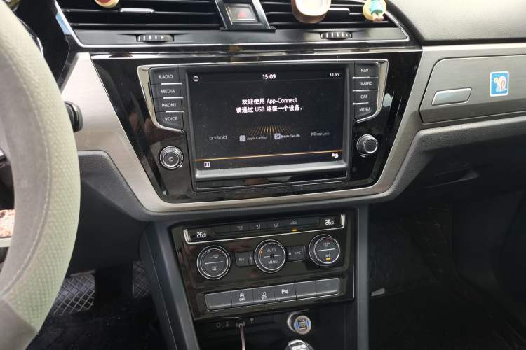 Used Volkswagen Touran 2018 Volkswagen Touran L 280TSI DSG Comfort Edition 7 Seats China V Emission Standard Audio And AC Panel