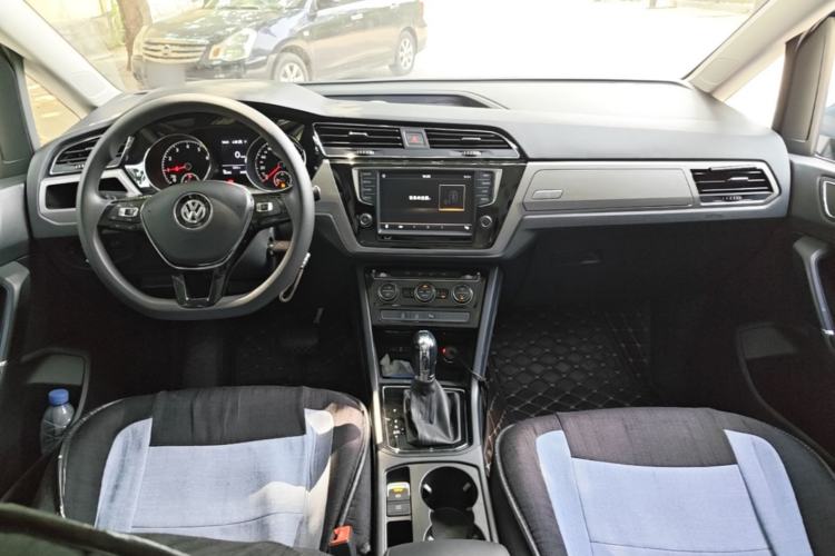 Used Volkswagen Touran 2018 Volkswagen Touran L 280TSI DSG Comfort Edition 7 Seats China V Emission Standard Center Console
