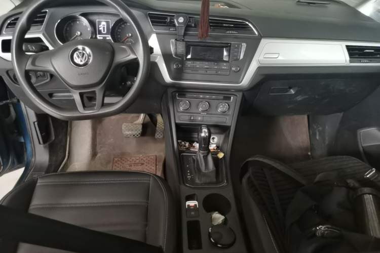 Used Volkswagen Touran 2018 Volkswagen Touran L 280TSI DSG Style Edition 7 Seats China VI Standard Center Console
