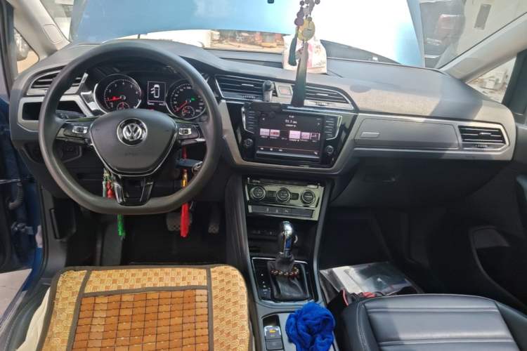 Used Volkswagen Touran 2018 Volkswagen Touran L 280TSI DSG Comfort Edition 7 Seats China V Emission Standard Center Console