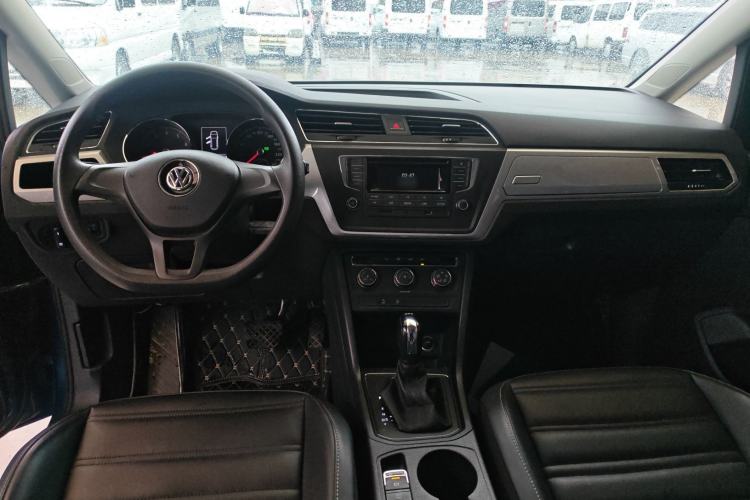Used Volkswagen Touran 2018 Volkswagen Touran L 280TSI DSG Style Edition 7 Seats China VI Standard Center Console