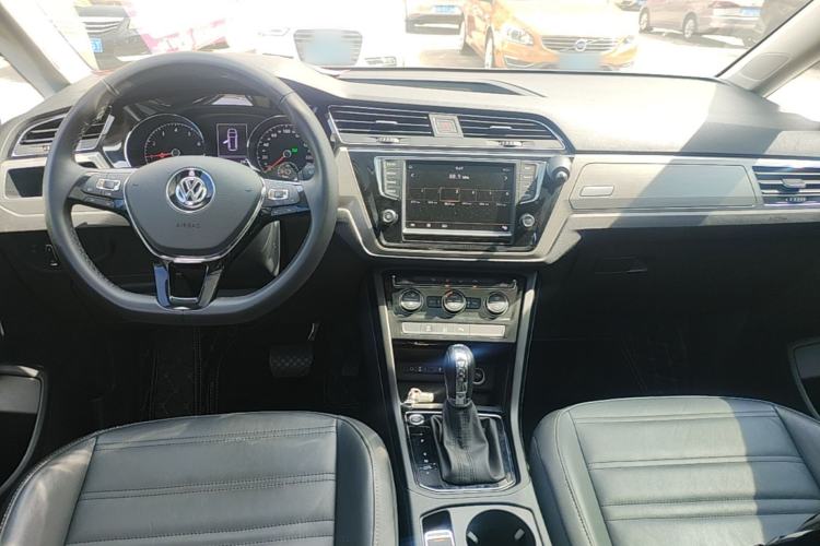 Used Volkswagen Touran 2018 Volkswagen Touran L 280TSI DSG Boundary Edition 7 Seats China V Emission Standard Center Console