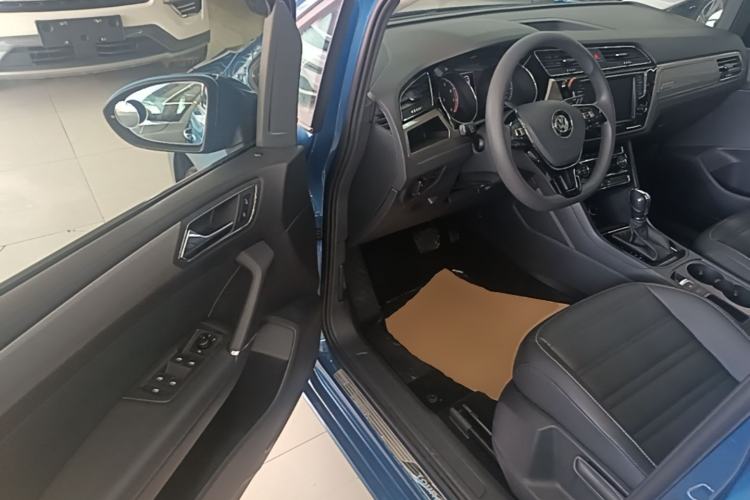 Used Volkswagen Touran 2018 Volkswagen Touran L 280TSI DSG Comfort Edition 7 Seats China V Emission Standard Driver Seat