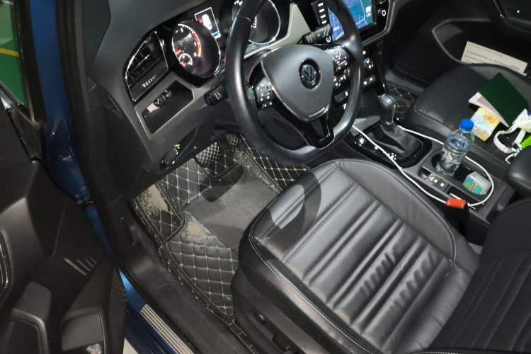 Used Volkswagen Touran 2018 Volkswagen Touran L 280TSI DSG Luxury Edition 7 Seats Driver Seat