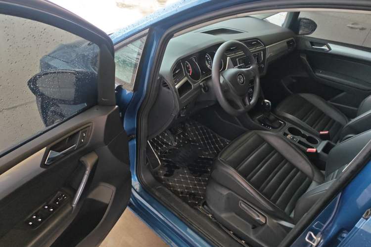 Used Volkswagen Touran 2018 Volkswagen Touran L 280TSI DSG Style Edition 7 Seats China VI Standard Driver Seat