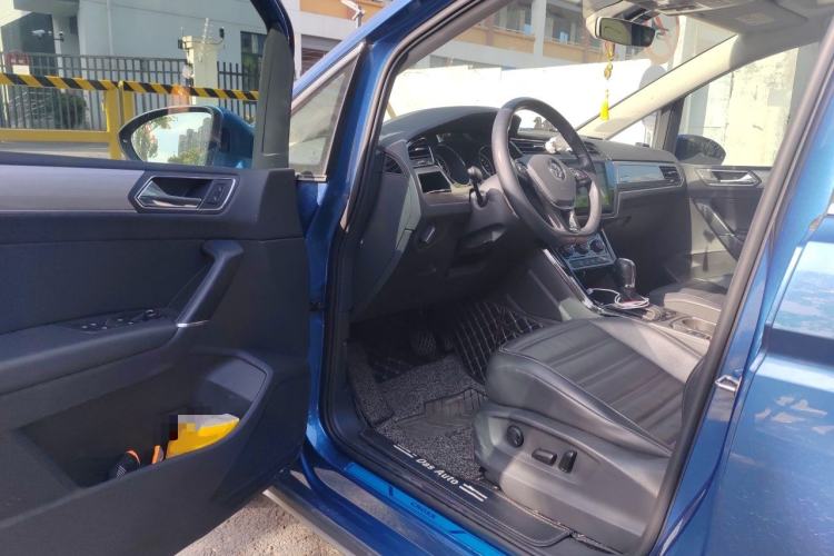 Used Volkswagen Touran 2018 Volkswagen Touran L 280TSI DSG Boundary Luxury Edition 7 Seats China VI Standard Driver Seat