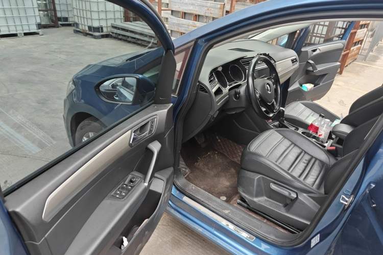 Used Volkswagen Touran 2018 Volkswagen Touran L 280TSI DSG Comfort Edition 7-seater Driver Seat