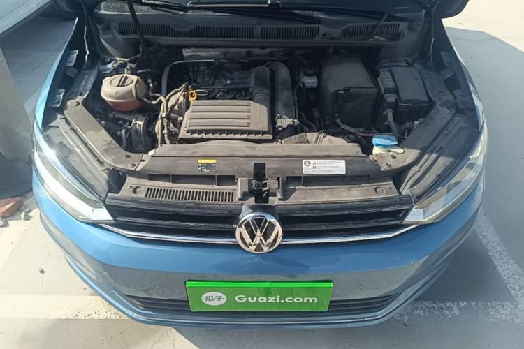 Used Volkswagen Touran 2018 Volkswagen Touran L 280TSI DSG Comfort Edition 7 Seats China V Emission Standard Engine Bay