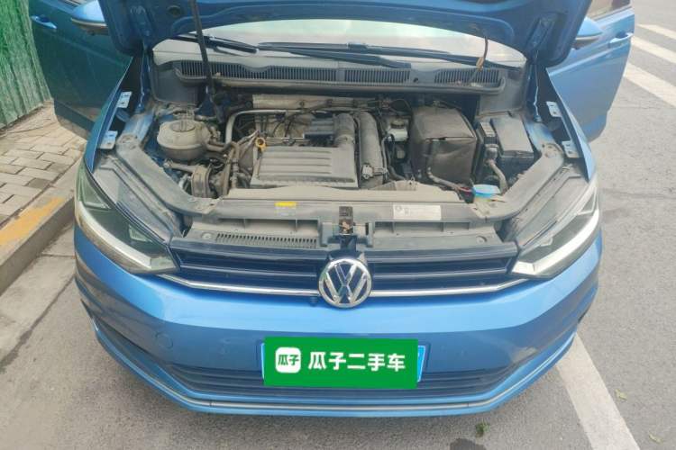 Used Volkswagen Touran 2018 Volkswagen Touran L 280TSI DSG Comfort Edition 7 Seats China V Emission Standard Engine Bay