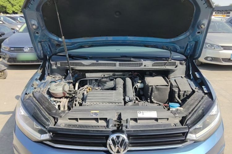 Used Volkswagen Touran 2018 Volkswagen Touran L 280TSI DSG Comfort Edition 7 Seats China V Emission Standard Engine Bay
