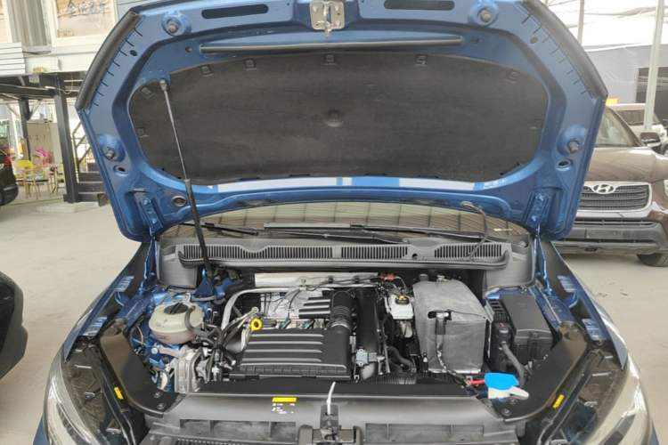 Used Volkswagen Touran 2018 Volkswagen Touran L 280TSI DSG Luxury Edition 6-seater Engine Bay