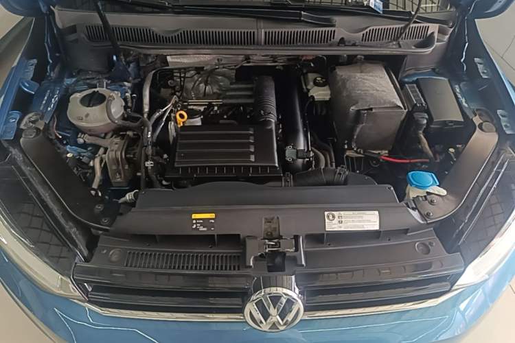 Used Volkswagen Touran 2018 Volkswagen Touran L 280TSI DSG Comfort Edition 7 Seats China V Emission Standard Engine Bay