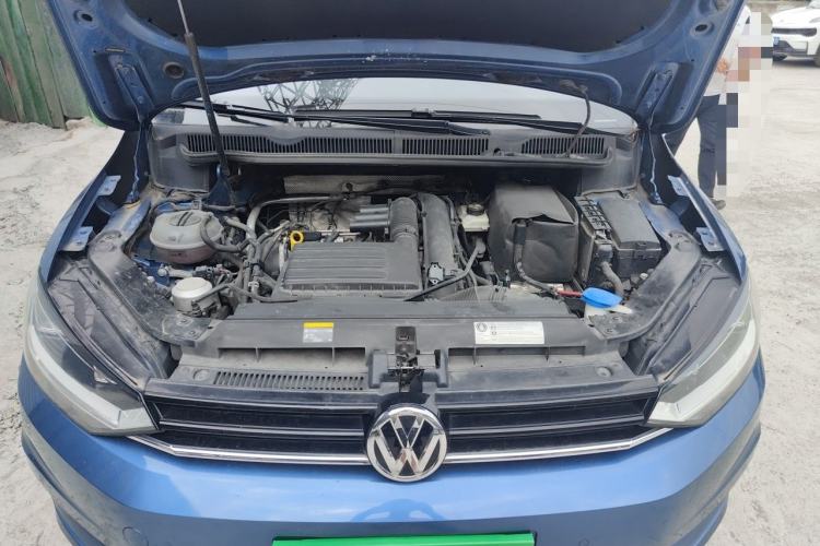 Used Volkswagen Touran 2018 Volkswagen Touran L 280TSI DSG Comfort Edition 7 Seats China VI Standard Engine Bay