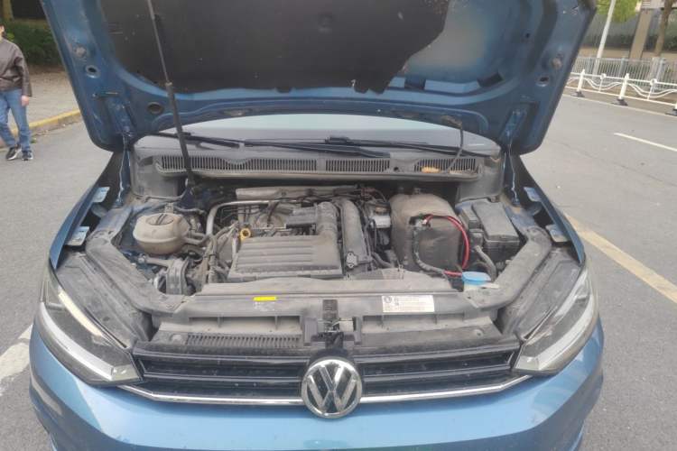 Used Volkswagen Touran 2018 Volkswagen Touran L 280TSI DSG Comfort Edition 7 Seats China V Emission Standard Engine Bay