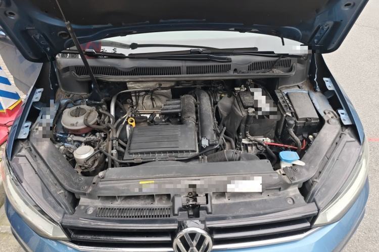 Used Volkswagen Touran 2018 Volkswagen Touran L 280TSI DSG Comfort Edition 7 Seats China VI Standard Engine Bay