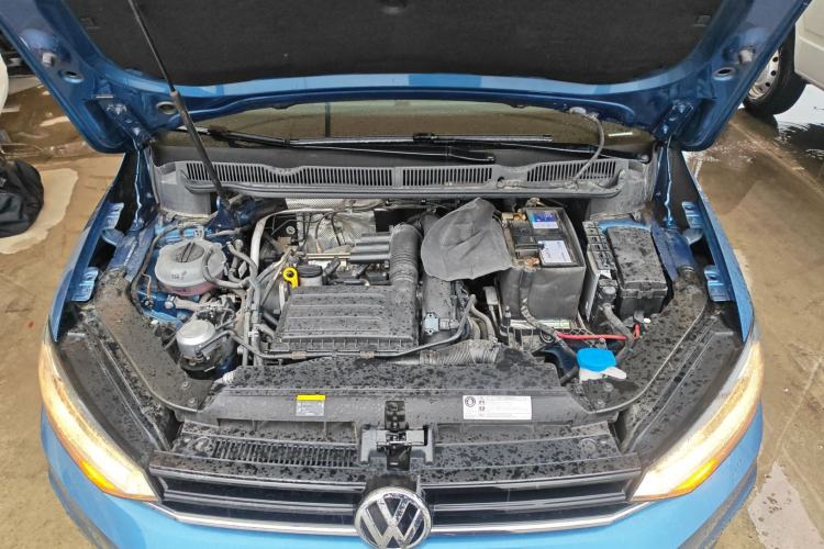 Used Volkswagen Touran 2018 Volkswagen Touran L 280TSI DSG Style Edition 7 Seats China VI Standard Engine Bay