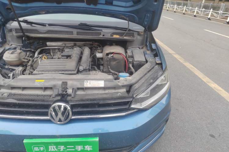 Used Volkswagen Touran 2018 Volkswagen Touran L 280TSI DSG Comfort Edition 7 Seats China V Emission Standard Engine Bay Left