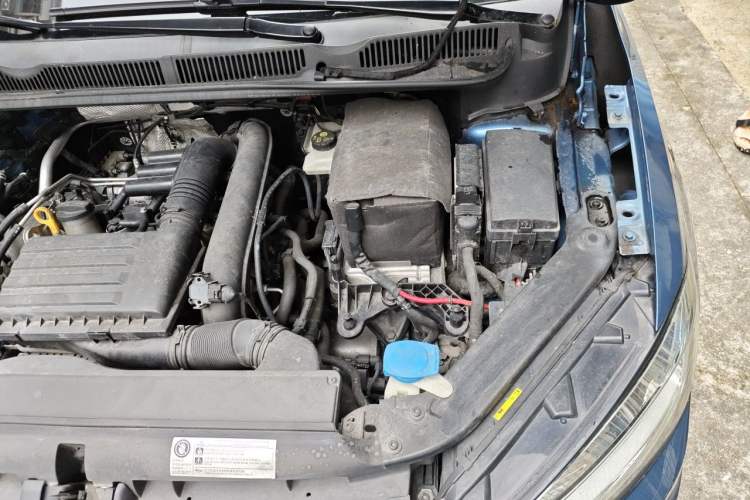 Used Volkswagen Touran 2018 Volkswagen Touran L 280TSI DSG Comfort Edition 7-seater Engine Bay Left