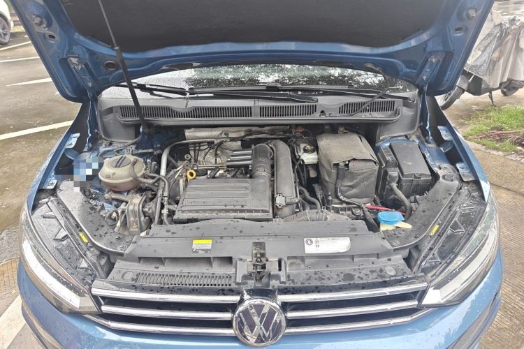 Used Volkswagen Touran 2018 Volkswagen Touran L 280TSI DSG Luxury Edition 6-seater Engine Bay