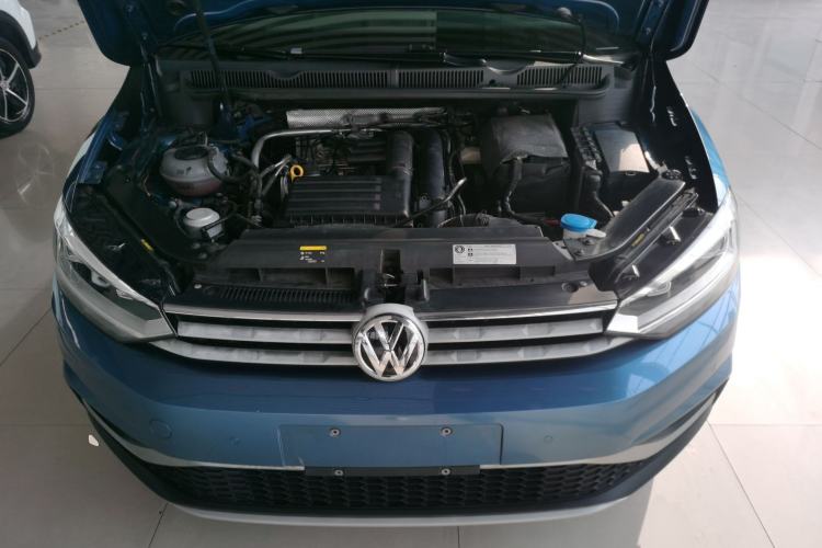 Used Volkswagen Touran 2018 Volkswagen Touran L 280TSI DSG Boundary Edition 7 Seats China VI Standard Engine Bay