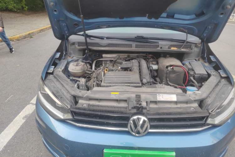 Used Volkswagen Touran 2018 Volkswagen Touran L 280TSI DSG Comfort Edition 7 Seats China V Emission Standard Engine Bay Right
