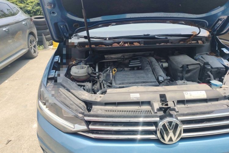 Used Volkswagen Touran 2018 Volkswagen Touran L 280TSI DSG Comfort Edition 7 Seats China V Emission Standard Engine Bay Right