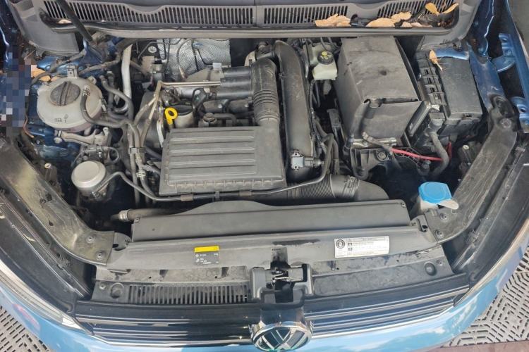 Used Volkswagen Touran 2018 Volkswagen Touran L 280TSI DSG Comfort Edition 7 Seats China VI Standard Engine Bay
