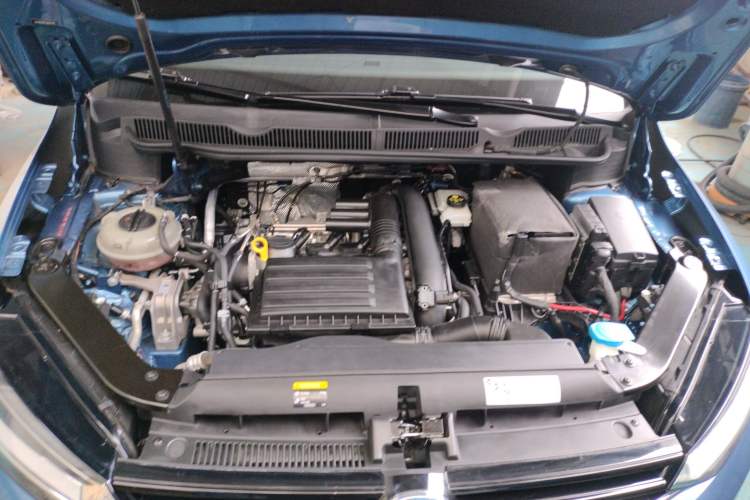 Used Volkswagen Touran 2018 Volkswagen Touran L 280TSI DSG Style Edition 7 Seats China V Emission Standard Engine Bay