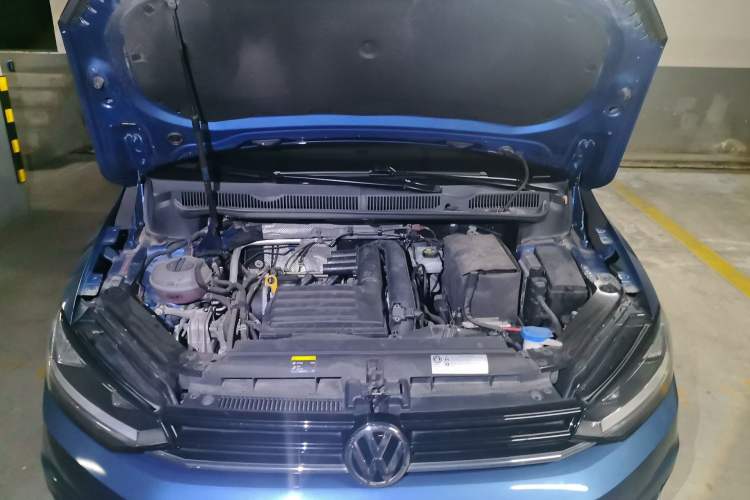 Used Volkswagen Touran 2018 Volkswagen Touran L 280TSI DSG Comfort Edition 7 Seats China V Emission Standard Engine Bay