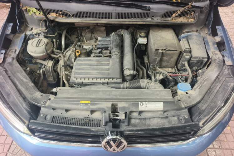 Used Volkswagen Touran 2018 Volkswagen Touran L 280TSI DSG Comfort Edition 7 Seats China V Emission Standard Engine Bay