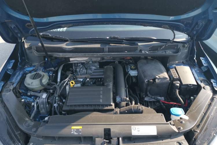 Used Volkswagen Touran 2018 Volkswagen Touran L 280TSI DSG Comfort Edition 7 Seats China V Emission Standard Engine Bay