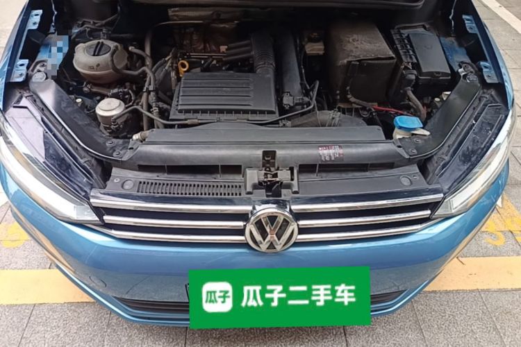 Used Volkswagen Touran 2018 Volkswagen Touran L 280TSI DSG Style Edition 7 Seats China VI Standard Engine Bay