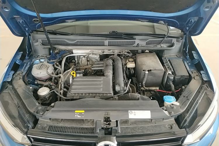 Used Volkswagen Touran 2018 Volkswagen Touran L 280TSI DSG Comfort Edition 7 Seats China VI Standard Engine Bay