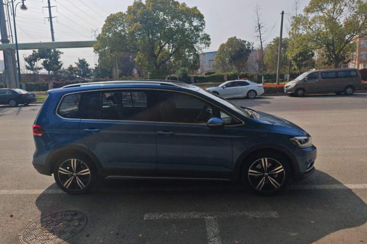 Used Volkswagen Touran 2018 Volkswagen Touran L 280TSI DSG Boundary Edition 6-Seater China VI Standard Exterior 3
