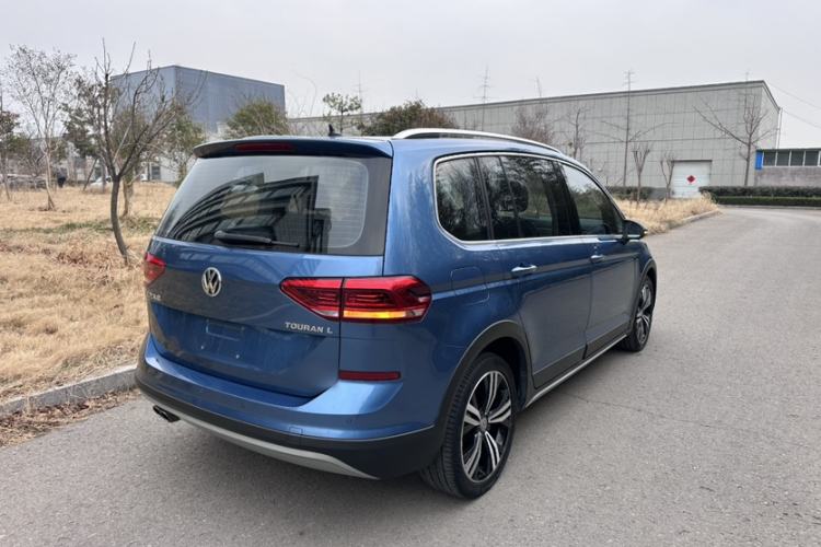 Used Volkswagen Touran 2018 Volkswagen Touran L 280TSI DSG Boundary Edition 7 Seats China VI Standard Exterior 3