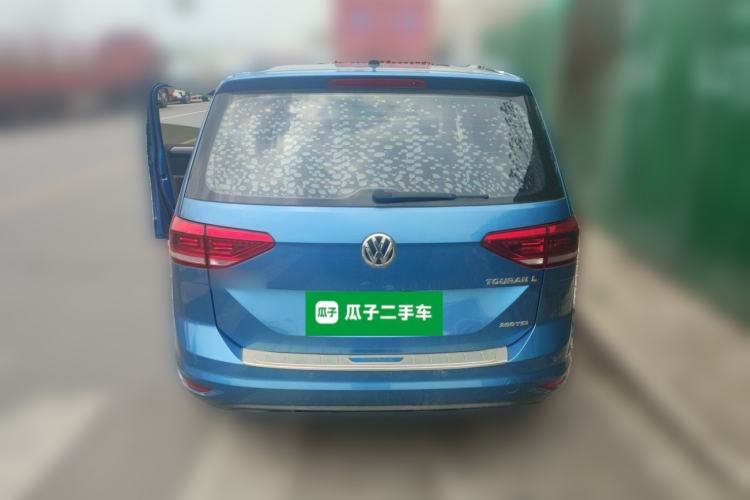 Used Volkswagen Touran 2018 Volkswagen Touran L 280TSI DSG Comfort Edition 7 Seats China V Emission Standard Exterior 4