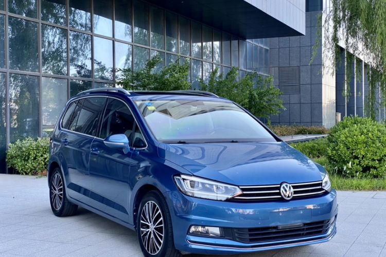 Used Volkswagen Touran 2018 Volkswagen Touran L 330TSI DSG Luxury Edition Exterior 6