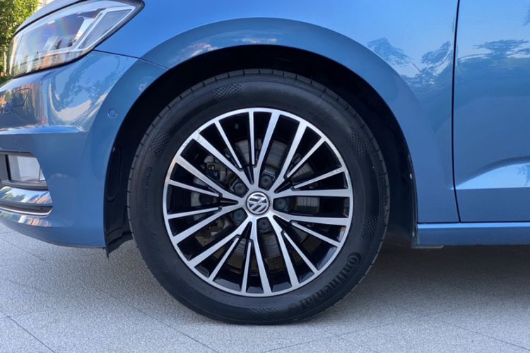 Used Volkswagen Touran 2018 Volkswagen Touran L 330TSI DSG Luxury Edition Exterior 7
