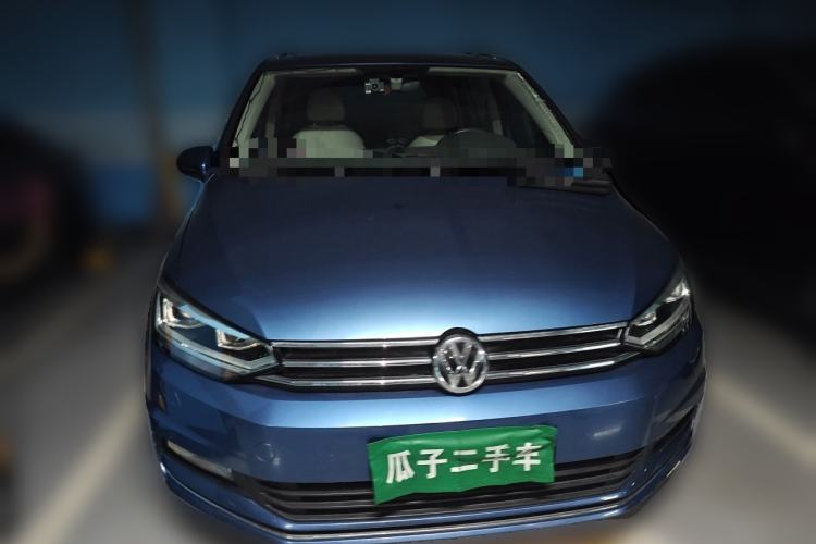Used Volkswagen Touran 2018 Volkswagen Touran L 280TSI DSG Luxury Edition 6-seater Front
