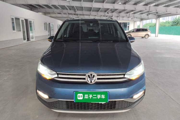 Used Volkswagen Touran 2018 Volkswagen Touran L 280TSI DSG Boundary Edition 7 Seats China VI Standard Front