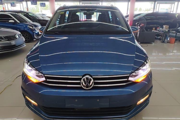 Used Volkswagen Touran 2018 Volkswagen Touran L 330TSI DSG Luxury Edition Front