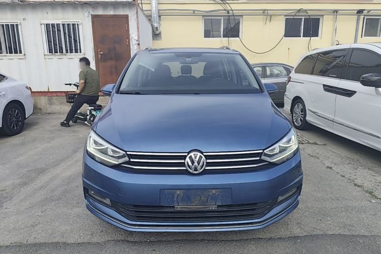 Used Volkswagen Touran 2018 Volkswagen Touran L 280TSI DSG Luxury Edition 7 Seats Front