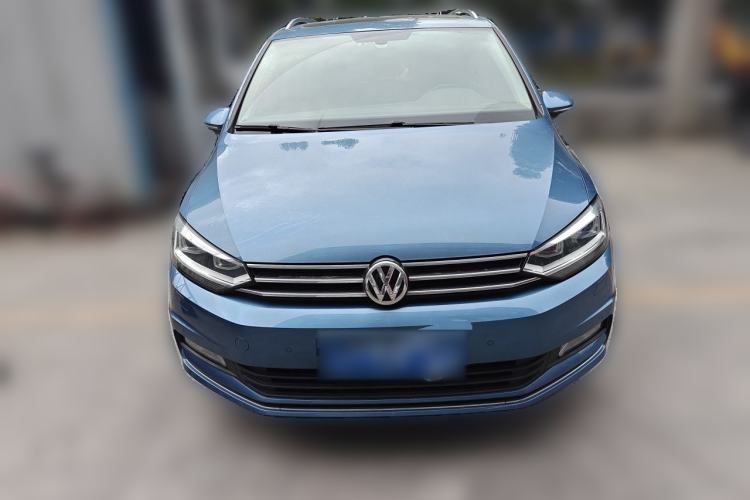 Used Volkswagen Touran 2018 Volkswagen Touran L 280TSI DSG Comfort Edition 7-seater Front