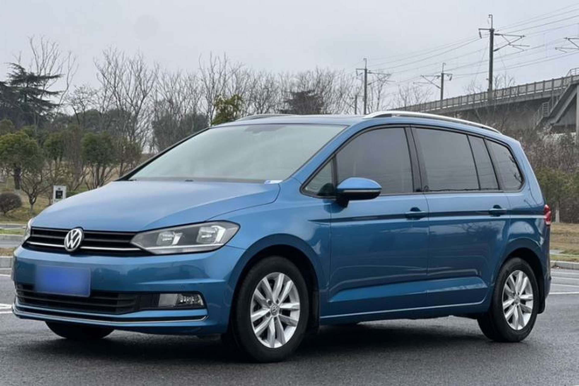 Used Volkswagen Touran 2018 Volkswagen Touran L 280TSI DSG Comfort Edition 7 Seats China VI Standard Front Left 45 Deg