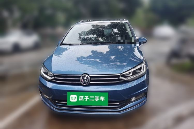 Used Volkswagen Touran 2018 Volkswagen Touran L 280TSI DSG Luxury Edition 6-seater Front