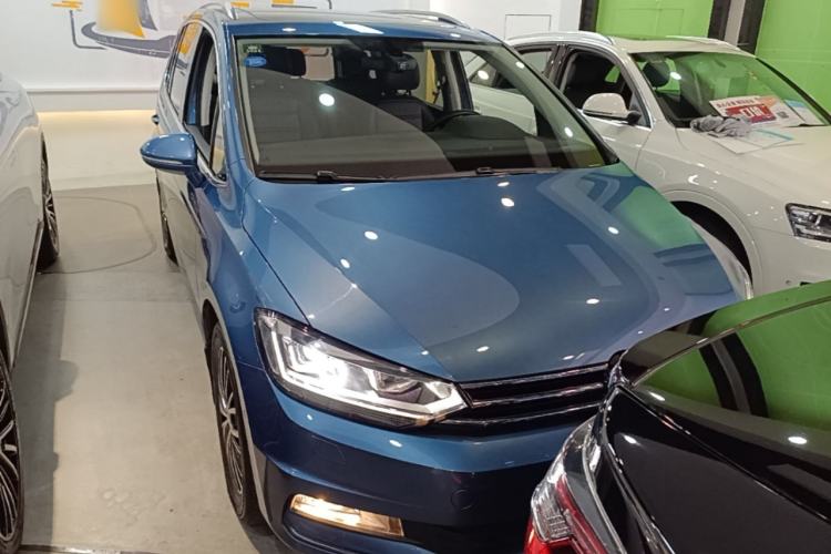 Used Volkswagen Touran 2018 Volkswagen Touran L 280TSI DSG Luxury Edition 7 Seats Front